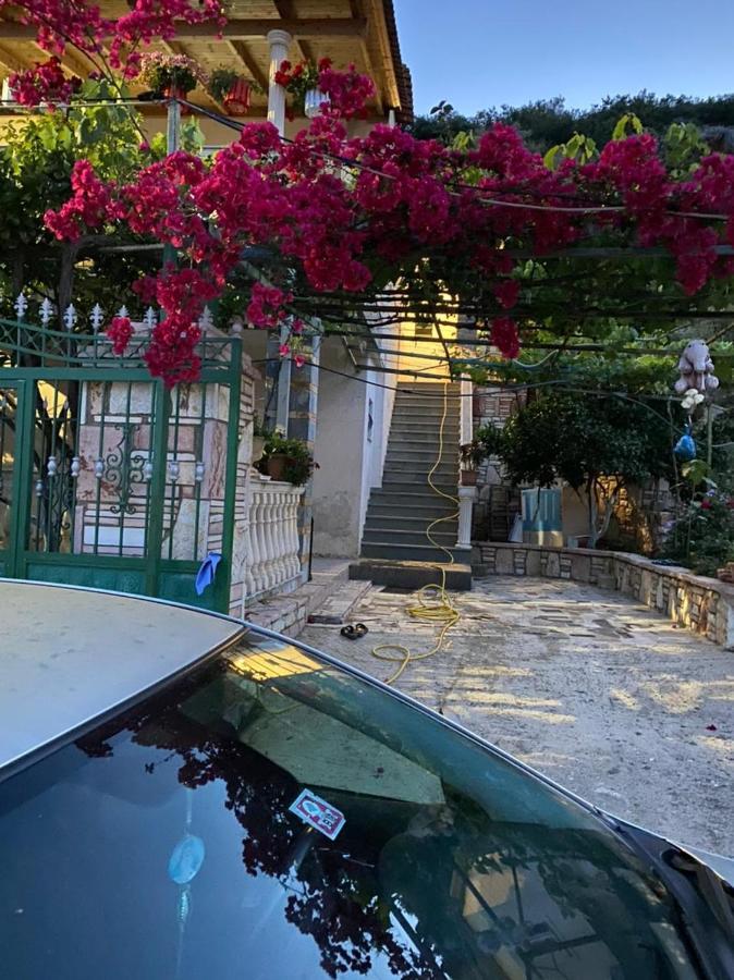 Vila Sinani Sarande Exterior photo